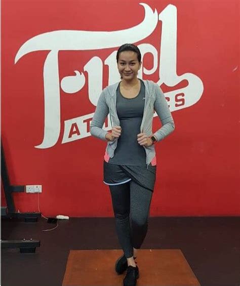 Hot Sexy Dynas Mokhtar Bikini Pics