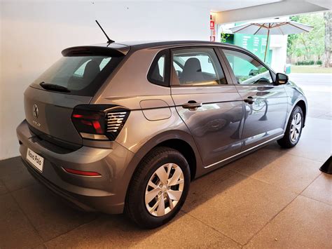 Este é o Volkswagen Polo 1 0 MPI 2023 o modelo de entrada