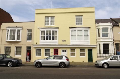 Dore S Court On Broad Street Steve Daniels Cc By Sa 2 0 Geograph