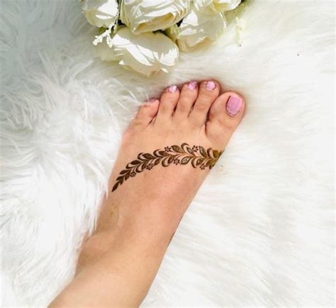 Elegant Henna Tattoo Designs for Feet - Fashion Design Ideas