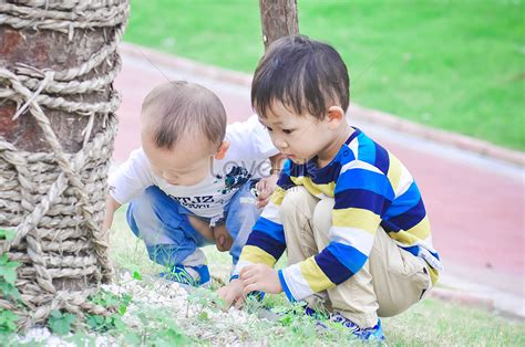 Babies Playing Together Picture And HD Photos | Free Download On Lovepik