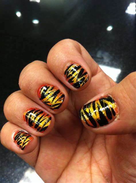 Tiger Stripe Nails Tiger Stripe Nails Makeup Nails Nails