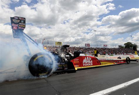 Doug Kalitta Leads Top Fuel Qualifying At Englishtown