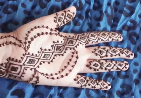 Easy Mehndi Designs For Left Hand