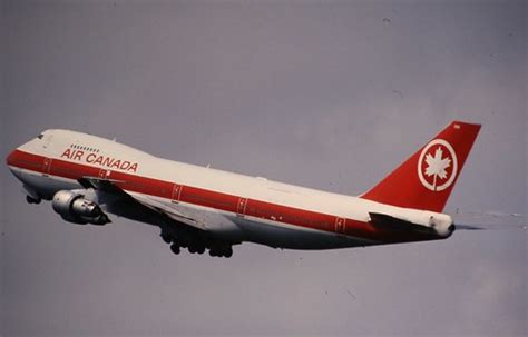 Air Canada Boeing 747 200 Seen Climbing Out From Runway 27 Flickr