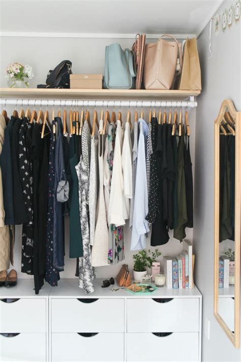 30 Chic And Modern Open Closet Ideas For Displaying Your Wardrobe