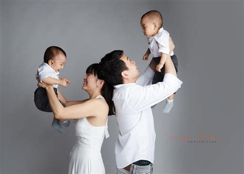 Twin boys' 1-year-old milestone | Family Photography - Orange Studios