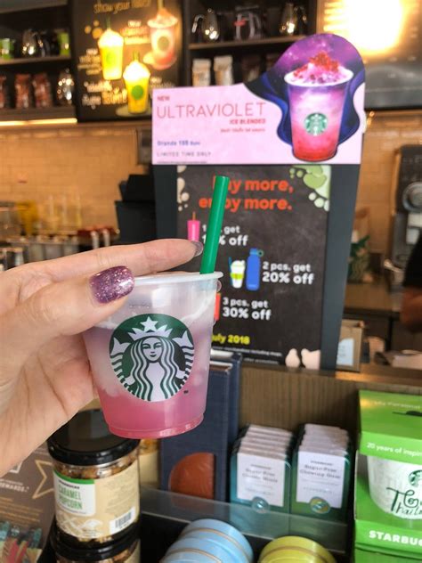 รีวิว Starbucks ทองหล่อ คนน้อยดี มีที่จอดรถที่ Taste แต่ถ้ามีตาประทับจากสตาบัคจอดฟรีแค่30นาที