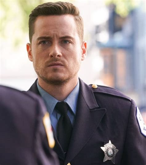 The Dress Blues Tall Chicago Pd Season Episode Tv Fanatic