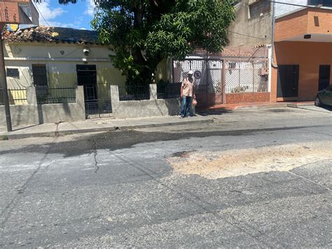 Cuatro años de desesperación por cloacas colapsadas en la calle 12 de