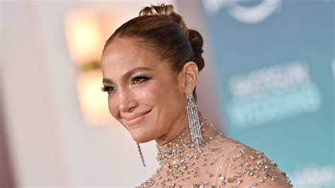 Jennifer Lopez Shows Us How To Do The Lip Gloss Nails Trend Glamour