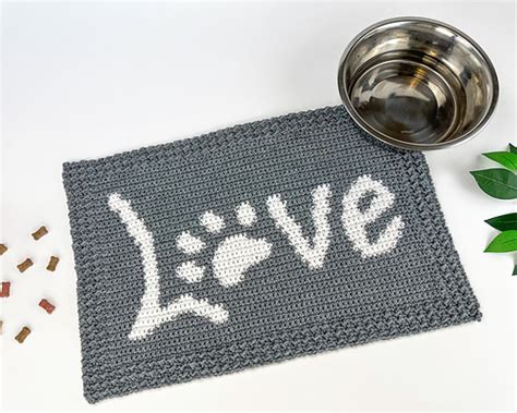 Ravelry Paw Print Love Mat Pattern By Jo Edwards