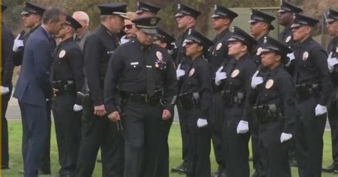 LAPD chief and mayor hope to recruit and hire more officers - CBS Los ...