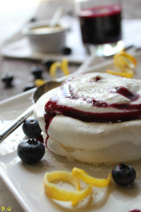 Pavlova Au Lemon Curd Coco Et Coulis De Myrtilles Bouilles Gourmandes