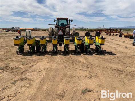 John Deere 7300 Maxemerge 2 8r30” Planter Bigiron Auctions