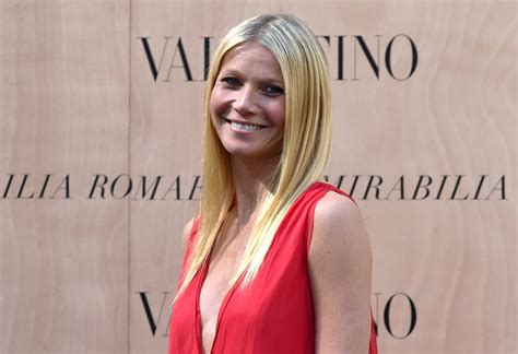 Gwyneth Paltrow Wedding Dress Designer | POPSUGAR Fashion