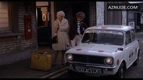 LIZ FRASER Nude AZNude