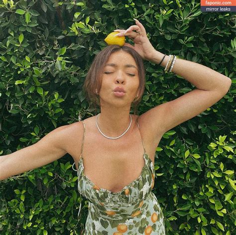 Sarah Hyland Aka Sarahhyland Nude Leaks Faponic