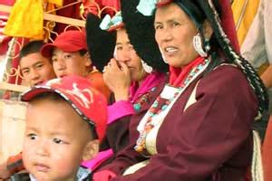 Ladakh Lifestyle, People, Culture, Oracles, Arts & Crafts