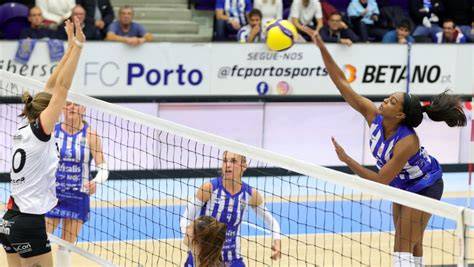 Fc Porto Voleibol Equipa Azul E Branca Vence Apollo Por Na