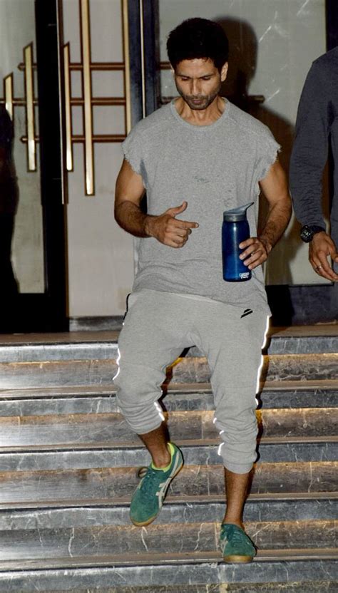 Photo Gallery Shahid Kapoor Snapped Post Workout At Juhu Gym News