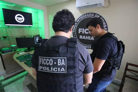 Jornal Correio Polícias fazem operação integrada em cinco bairros de