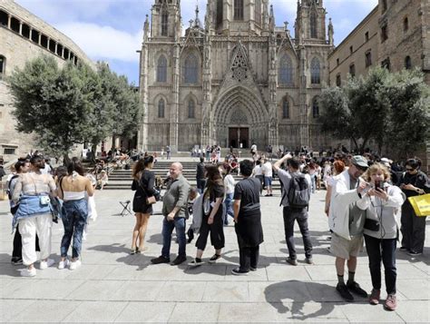 Catalunya Supera Per Primer Cop Els Dos Milions De Turistes Estrangers