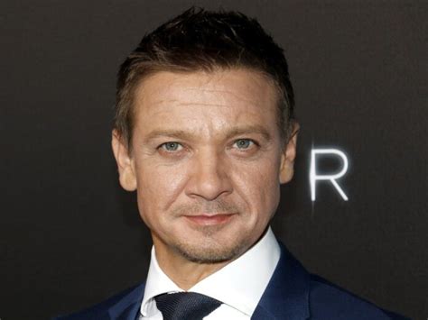 Ein Wunder So Geht Es Jeremy Renner Nach Dem Schneepflug Unfall