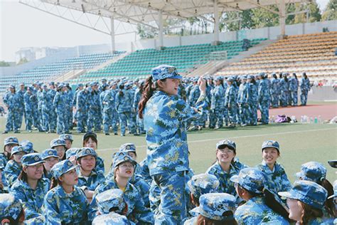 【图说军训】淋漓汗水磨意志 热血军训致青春 池州学院