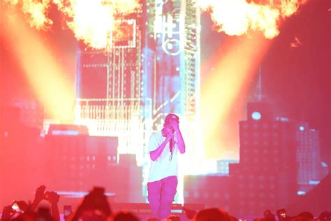 Concert Review Travis Scott Brings The Amusement Park To Columbus On