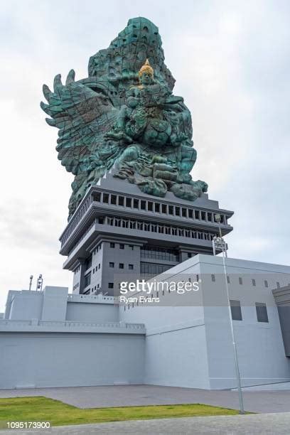 67 Garuda Wisnu Kencana Statue Stock Photos, High-Res Pictures, and ...