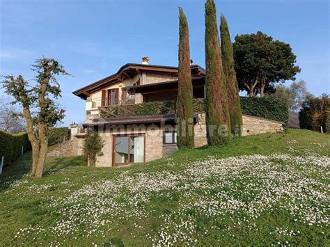 Vendita Villa Unifamiliare In Via Duria Carobbio Degli Angeli Ottimo