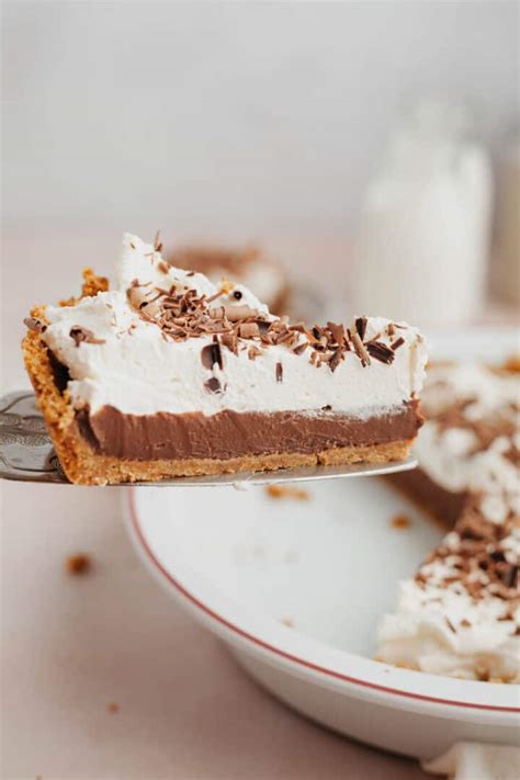 Easy Chocolate Pudding Pie with Graham Cracker Crust - Alpine Ella