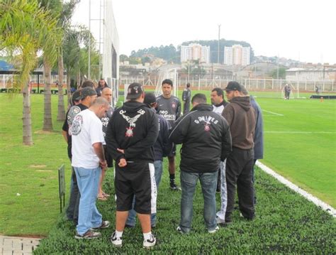 Acorda Timão Torcida se reúne diretoria e atletas para cobrar