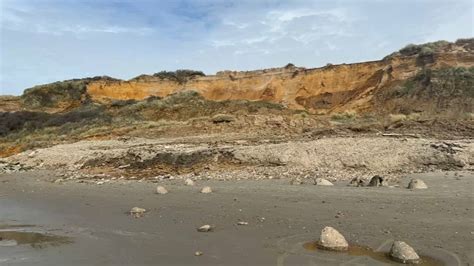 Wimereux Un Pan De Falaise S Effondre Une Partie Du Sentier De La