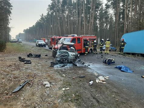 Tragiczne Zderzenie Osob Wki Z Busem Pod K Pnem Latek Nie Mia