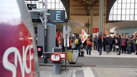 Sncf Les Contr Leurs Menacent De Faire Gr Ve Le Week End Du Au