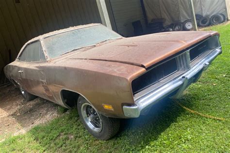 1969 Dodge Charger 1 Barn Finds