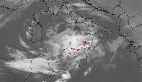 Maltempo Al Sud Violenti Temporali Nella Notte Nel Basso Tirreno Tra