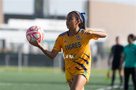 Angélica Murillo Santos Laguna vs Tigres femenil sub 18 J8 5000587