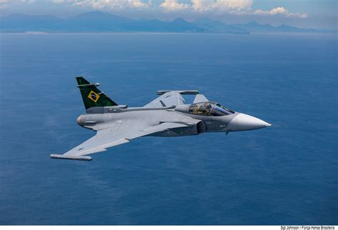 F 39E Gripen em voo Força Aérea Brasileira FAB Comando da Aeronáutica