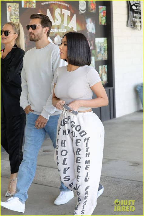 Kim Khloe Kardashian Go Shopping With Scott Disick Their Camera