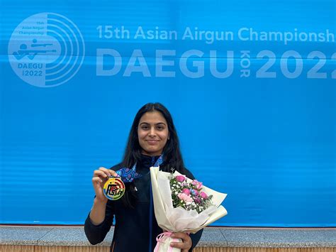 Manu Bhaker Leads Indias Junior Womens M Air Pistol Team To Gold