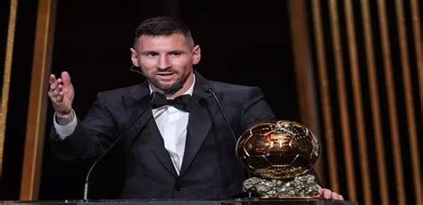 Lionel Messi Bate Recorde De Pelé E Conquista A Bola De Ouro Pela 8ª