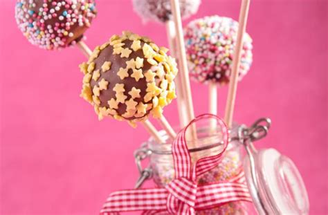 Diaporama 10 gâteaux à emporter aux fêtes d école Cakes pops 750g