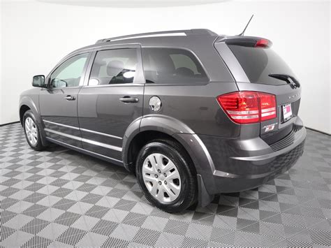 Pre Owned Dodge Journey Se Fwd Sport Utility In Savoy T