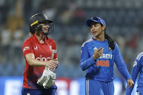 Rcb Team Mates Heather Knight And Smriti Mandhana Interact After The