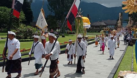 NUSABALI Melasti Jadi Daya Tarik Wisatawan Di Ulun Danu Beratan