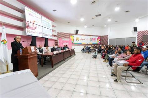 Entrega Corazón de Tu Gobierno procesadores e implantes cocleares El