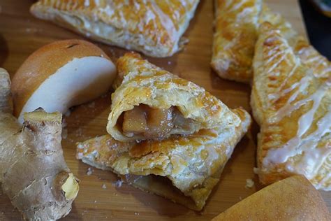 Ginger Pear Turnovers Springsweetsweek Cindys Recipes And Writings